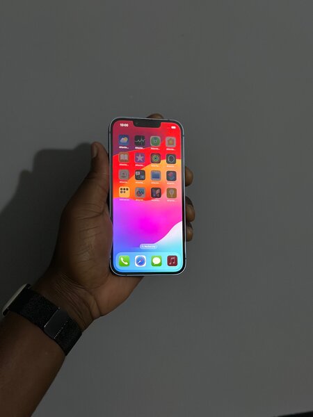 iPhone 14 simple 128Go CE avec carton sous garantie Apple