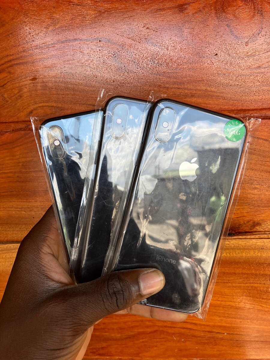 QUICK SALE ️️️️️  iPhone X  64gb  Fully functiona b