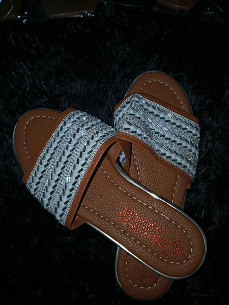 Sandales perlées du Sénégal