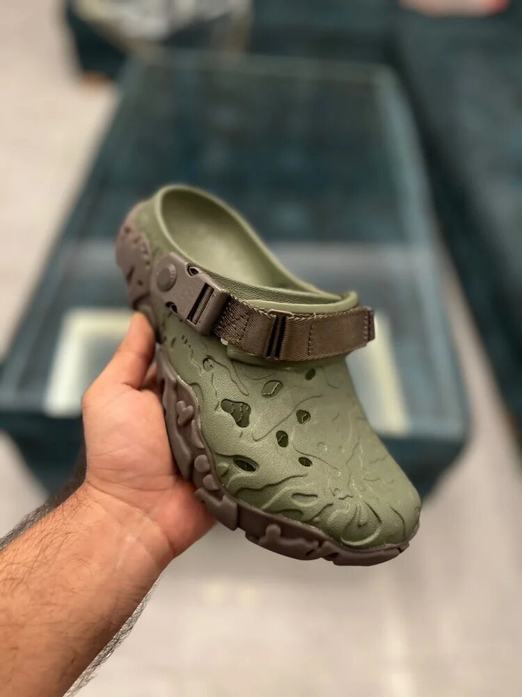 Crocs (originals)