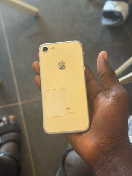 iPhone 7 simple casi neuf
