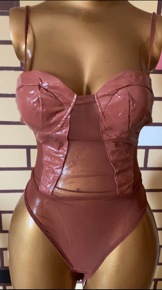 Body femme en dentelle ajusté