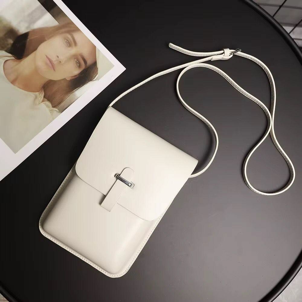 Pochette Minimaliste en Cuir