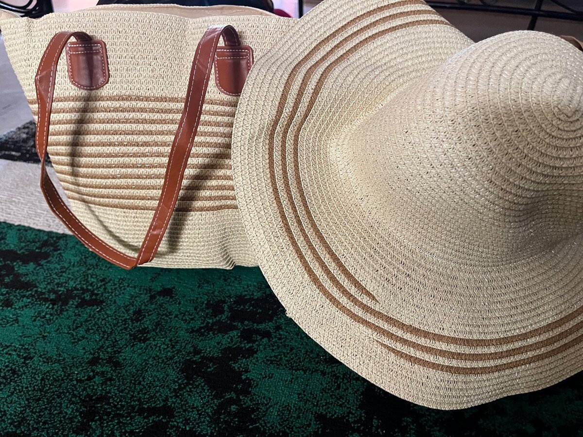 Élégant Ensemble Chapeau et Sac Plage