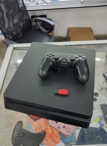 PS4 slim 500GB with 7 games 