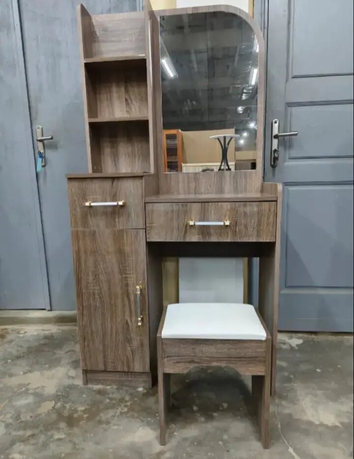 Coiffeuse moderne en bois
