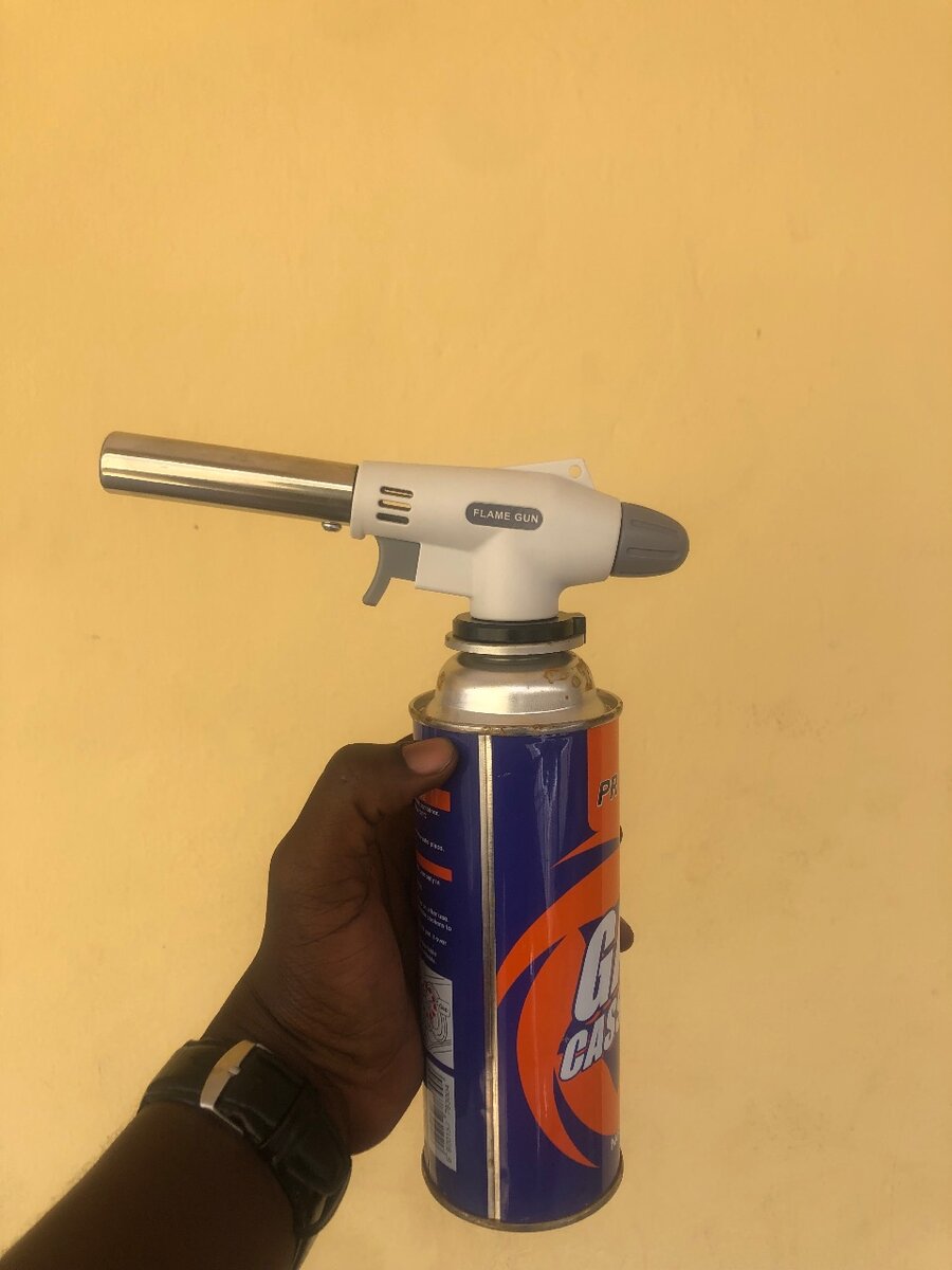 Blow torch with butane gas