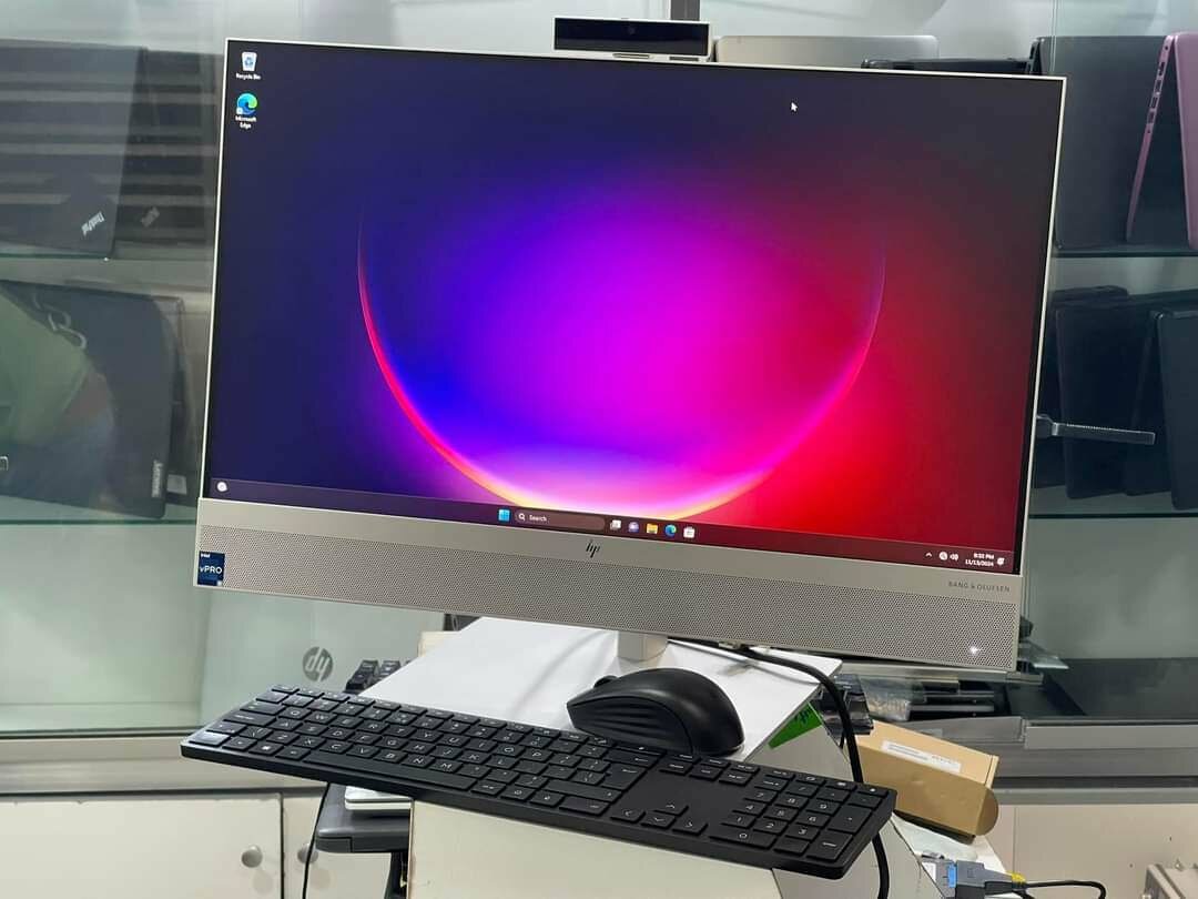 HP EliteOne 840 23.8" G9