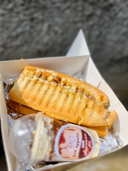 Panini gourmand avec dessert