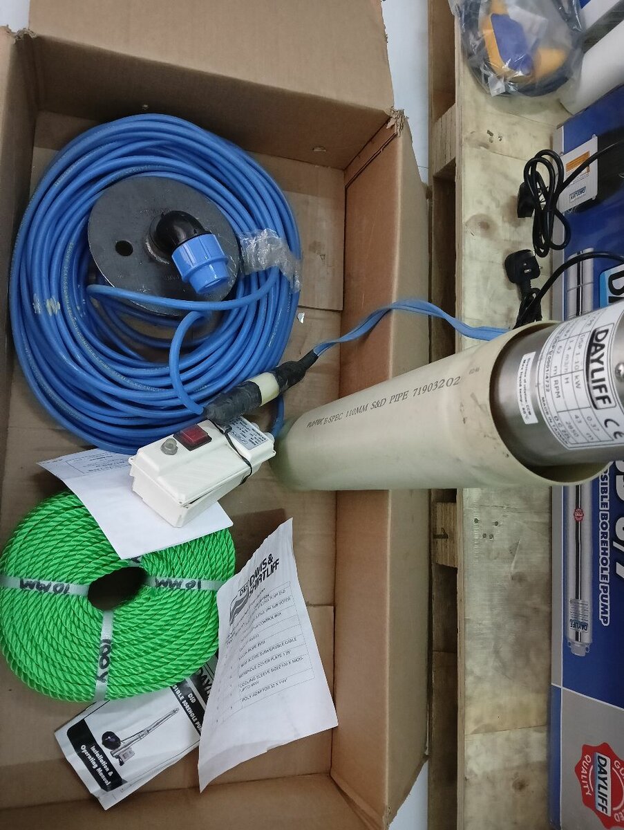 DAYLIFF DSP1-10 0.5HP SUBMERSIBLE PUMP PACK