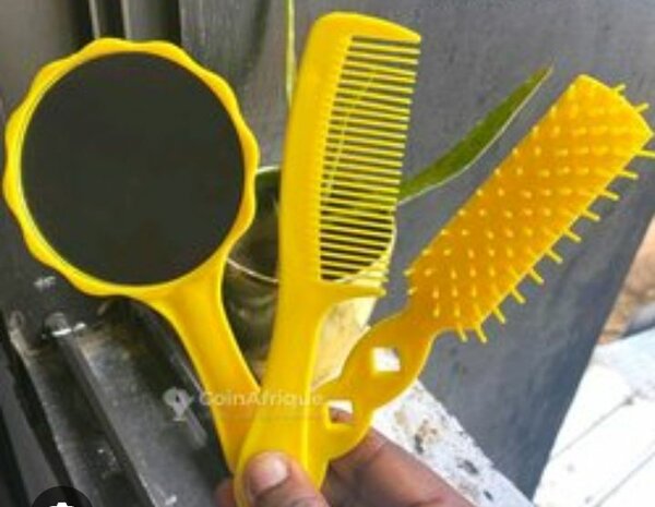 Set de Peignes et Miroir Portable