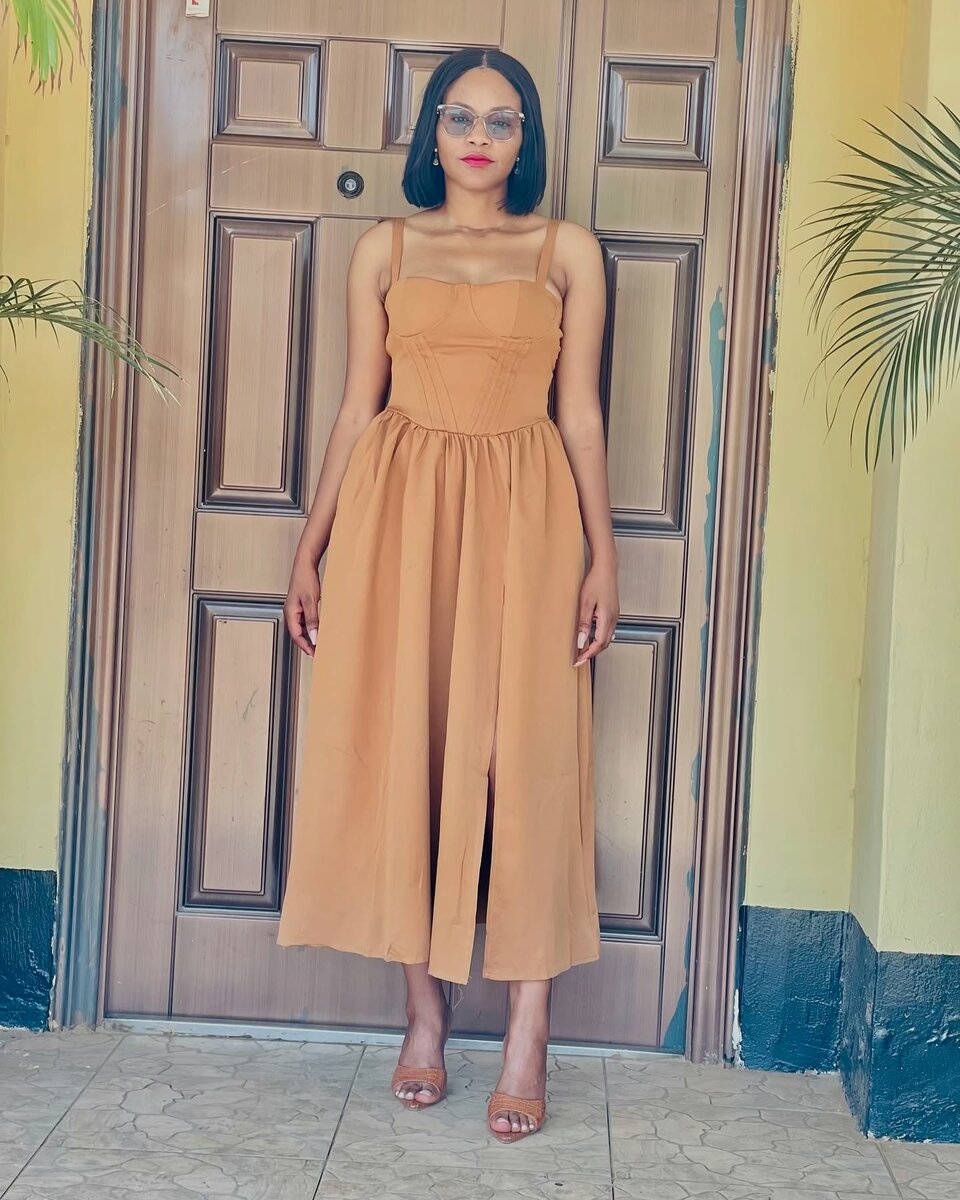 Dress(with a slit in front)