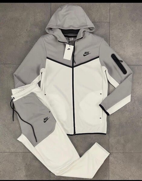 NIKE TECH !!