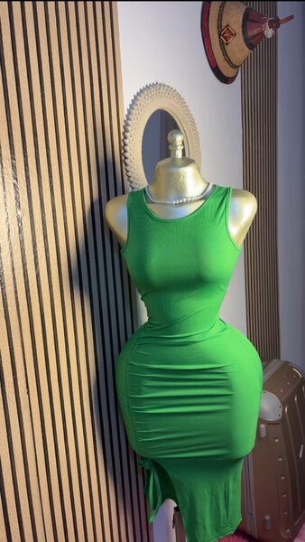 Robe moulante verte élégante