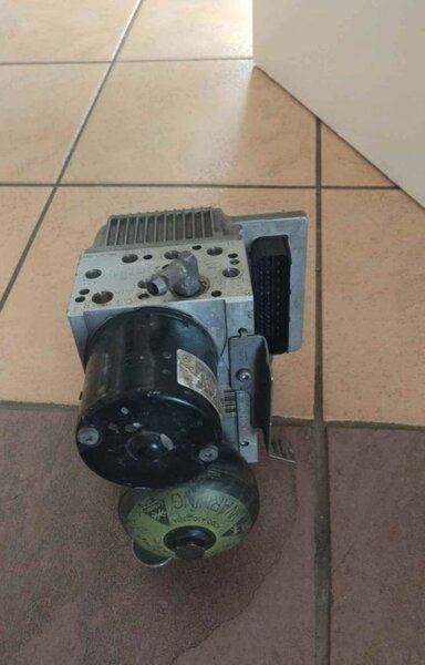 Mercedes Benz E Class ABS pump