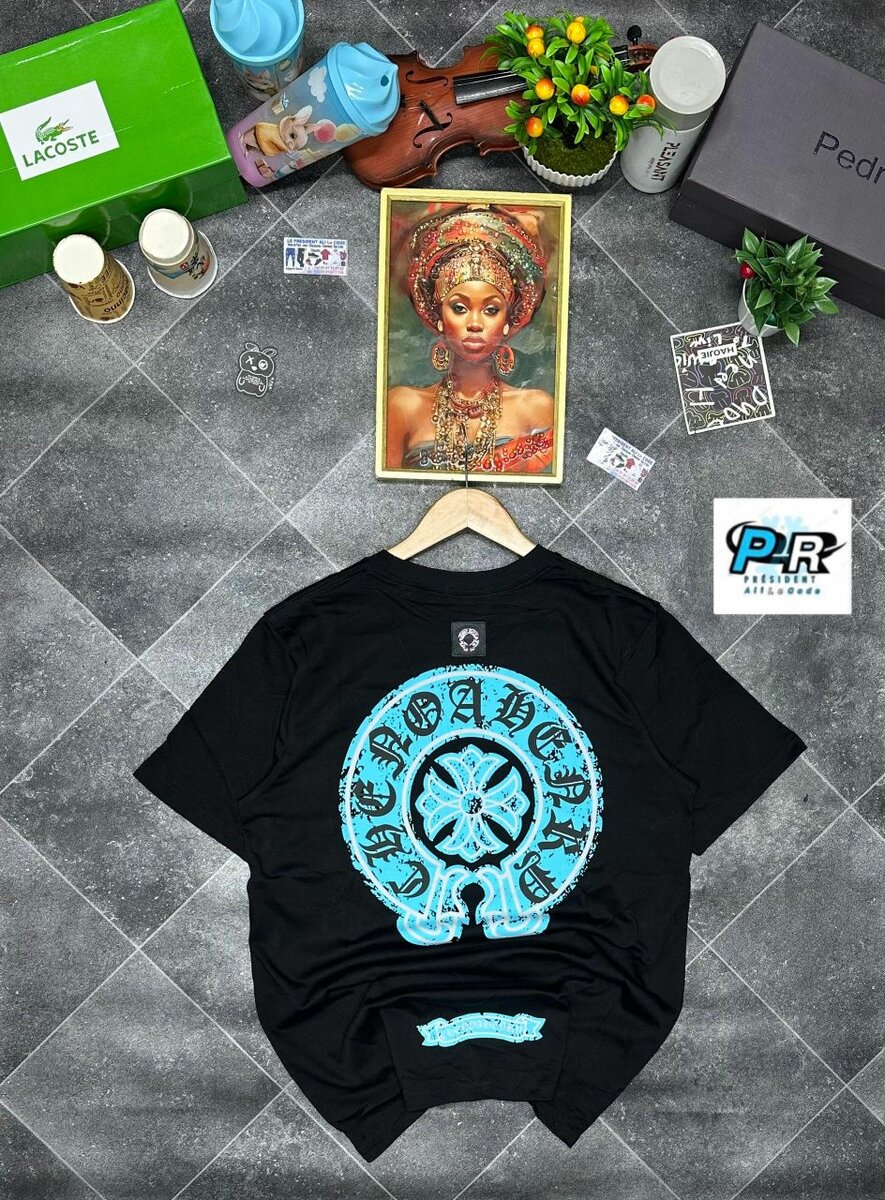 T-shirt noir graphique unisexe