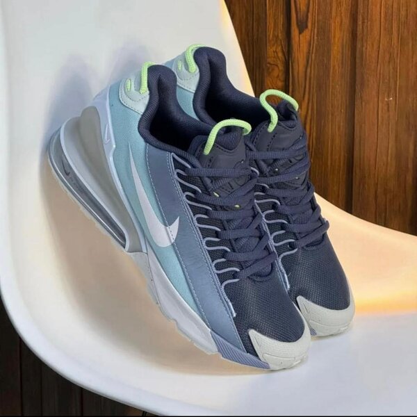 Nike 270