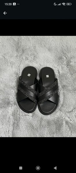 Sandales Croisées Élégantes