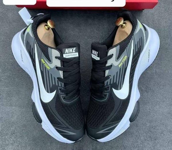 Nike Zoom Pegasus Sneakers