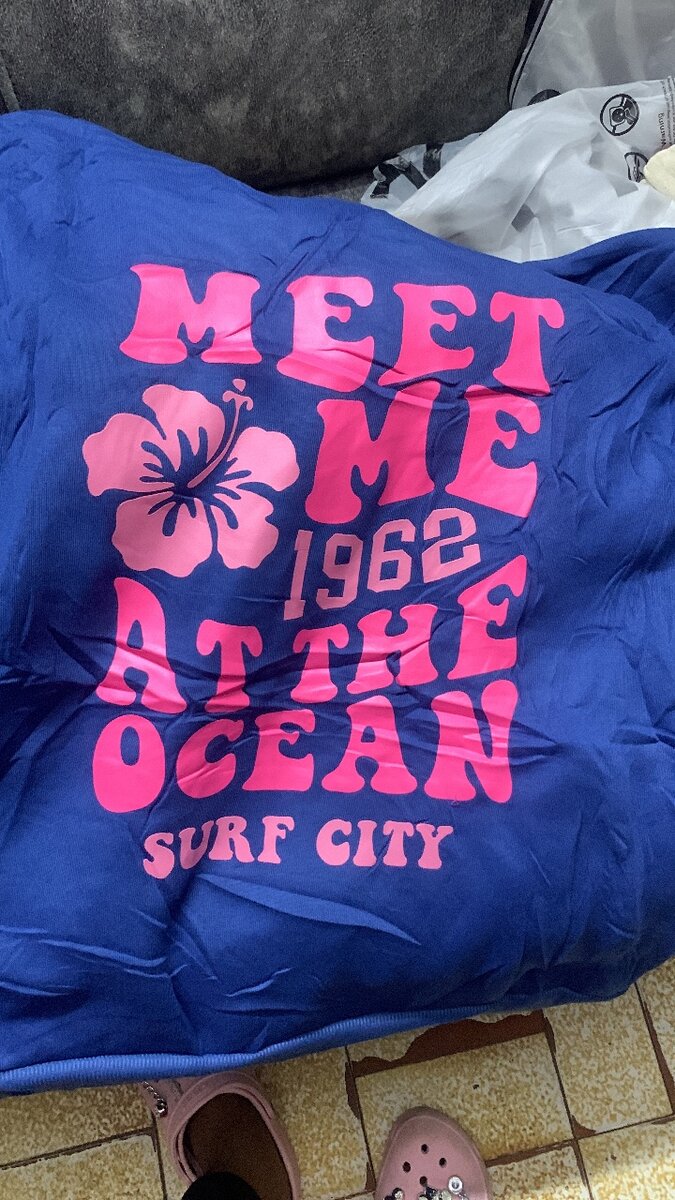 Sweat à capuche fleur tropicale