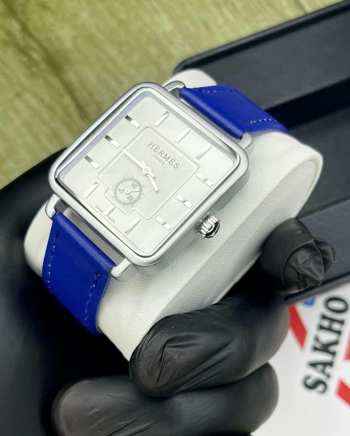 Montre élégante rectangulaire