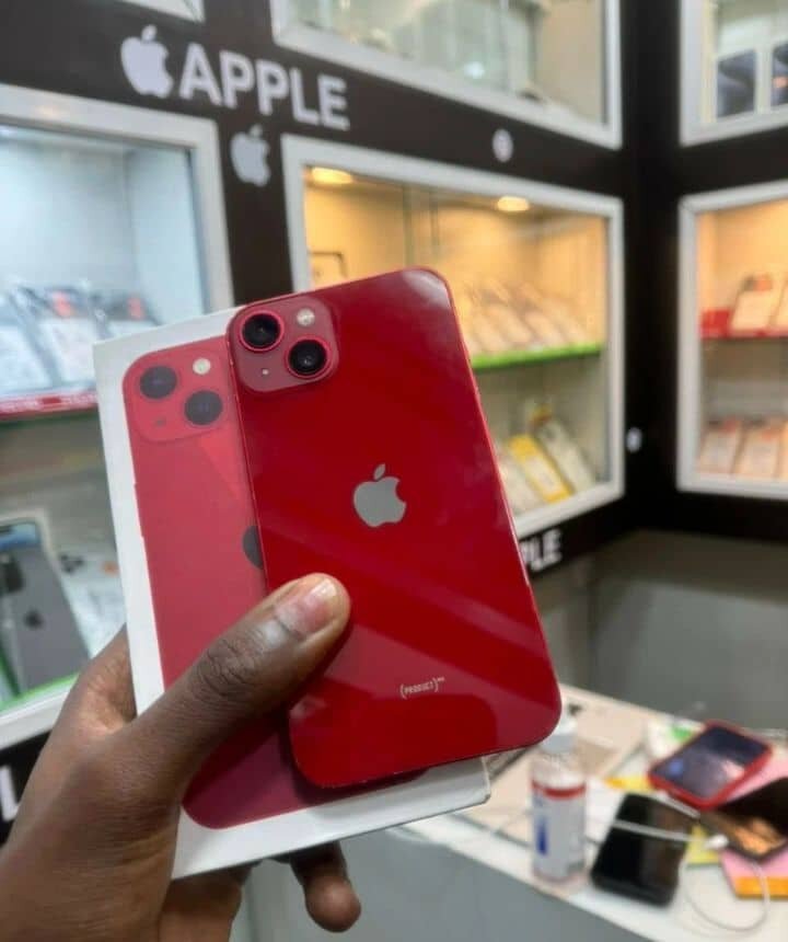 iPhone rouge 128 Go