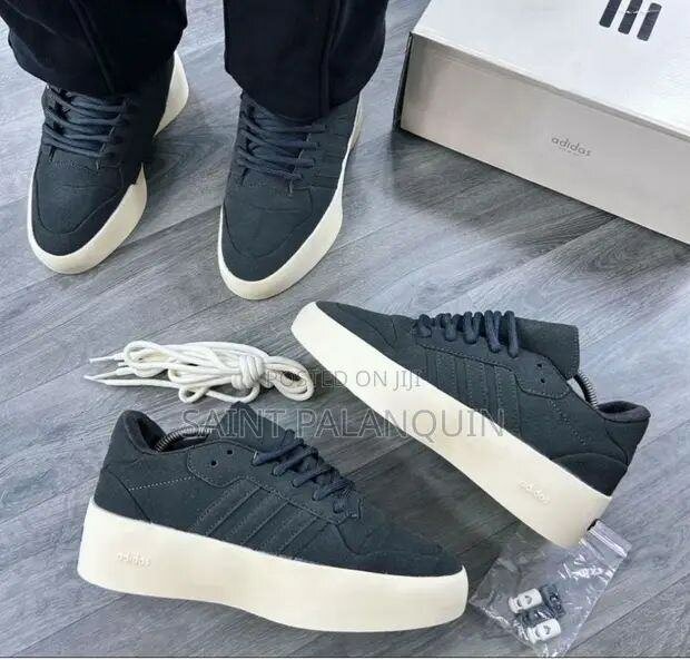ADIDAS SNEAKER