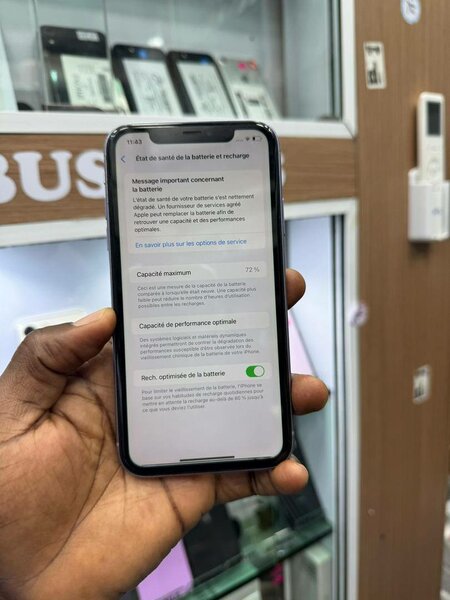 iPhone 11 64 Go 2nd main