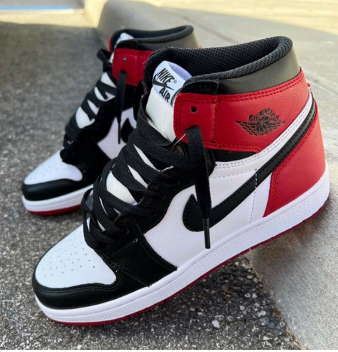 AIR JORDAN 1