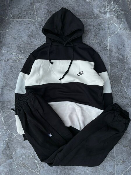 Ensemble sweat à capuche sportif