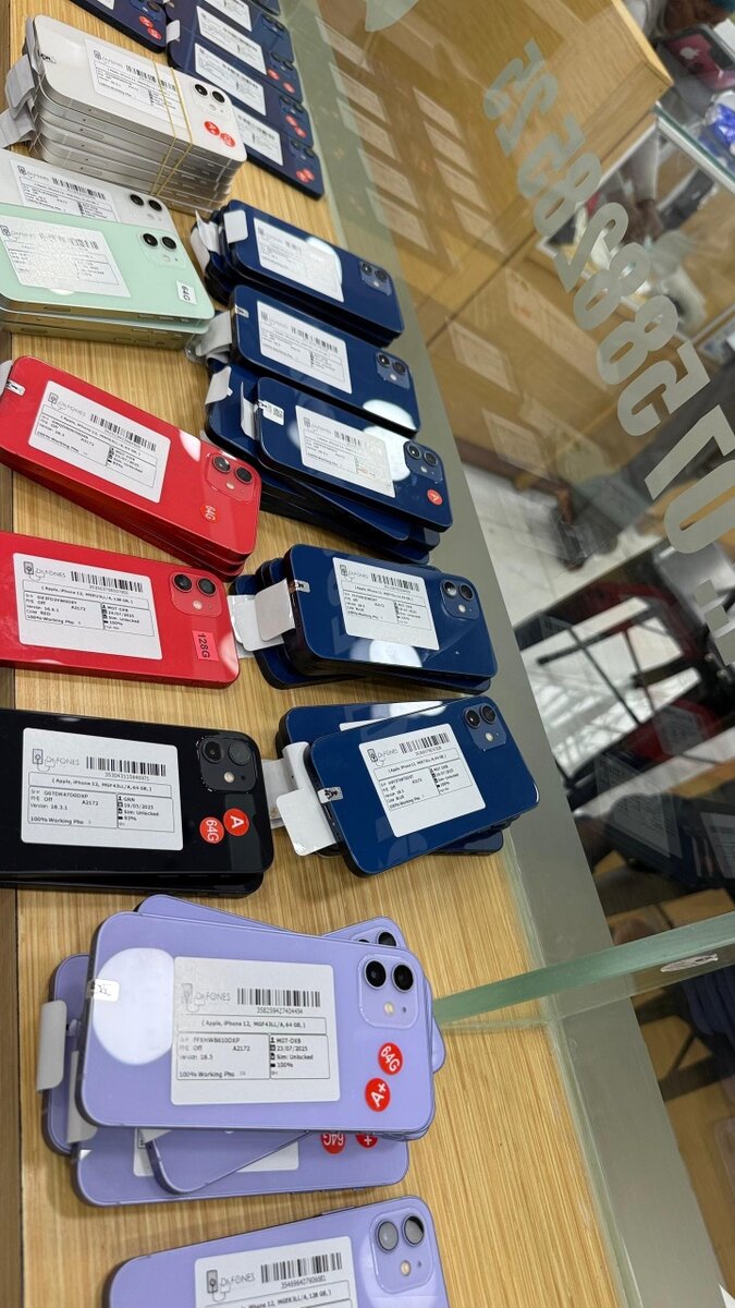 Smartphones multicolores neufs