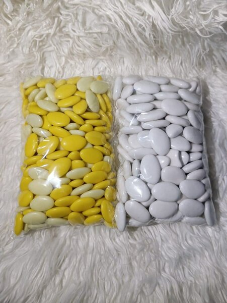 Dragées colorées élégantes