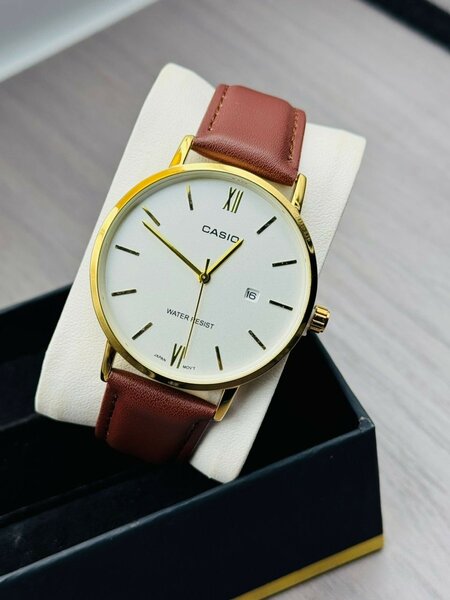 Montre élégante étanche homme