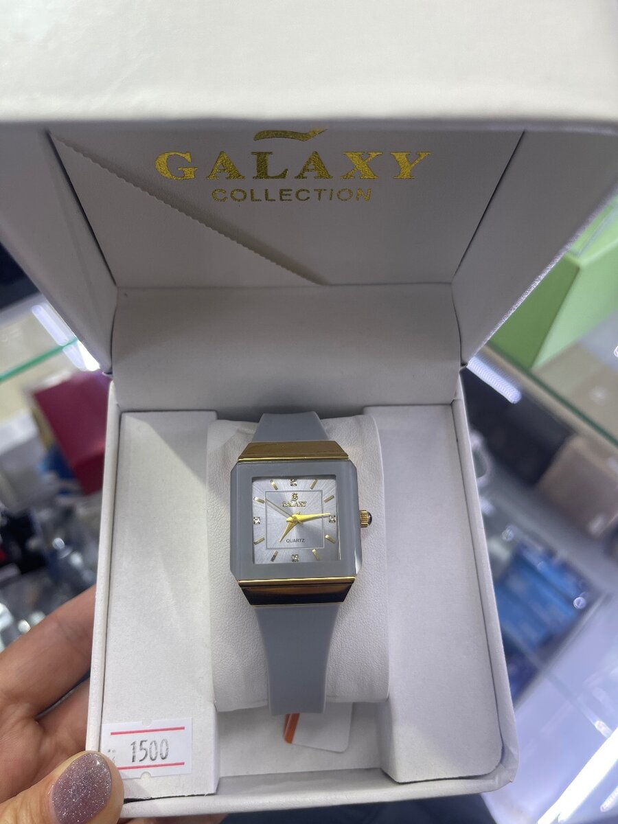 Дубайские часы есть много видов