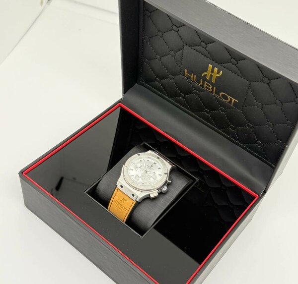 Montre élégante Hublot Homme