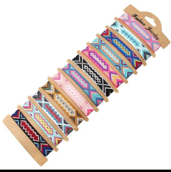 Bracelets tissés colorés