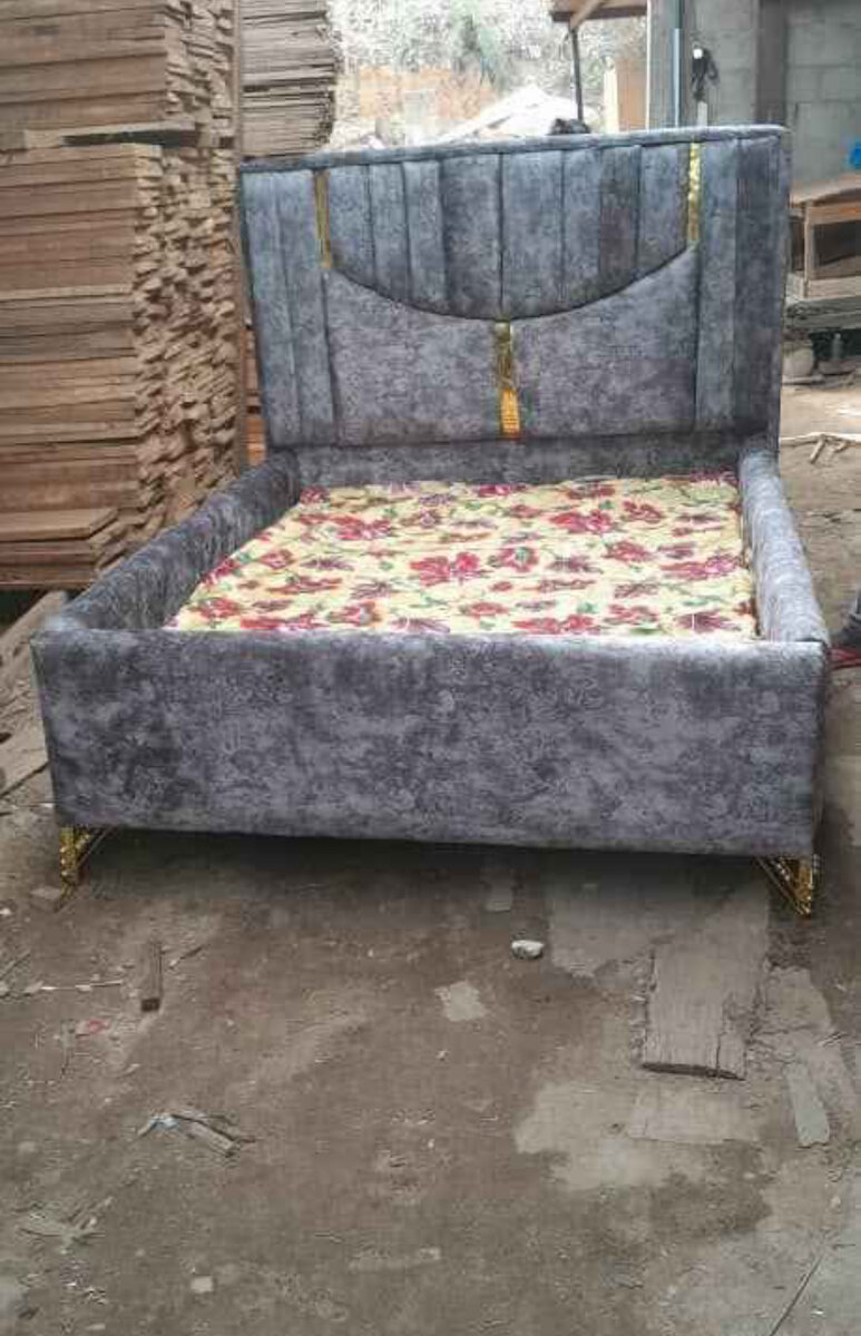 Lit rembourré moderne élégant