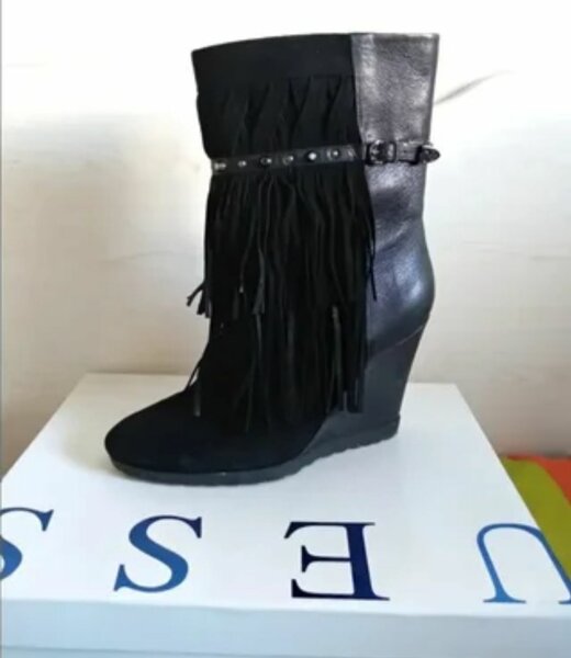 Демисезонные сапоги.