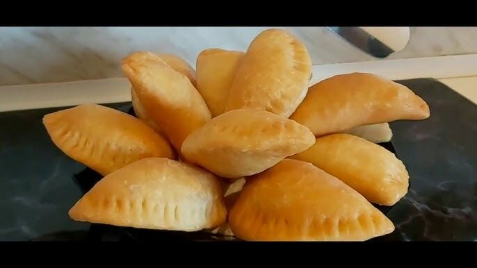 Délicieuses chaussons frits