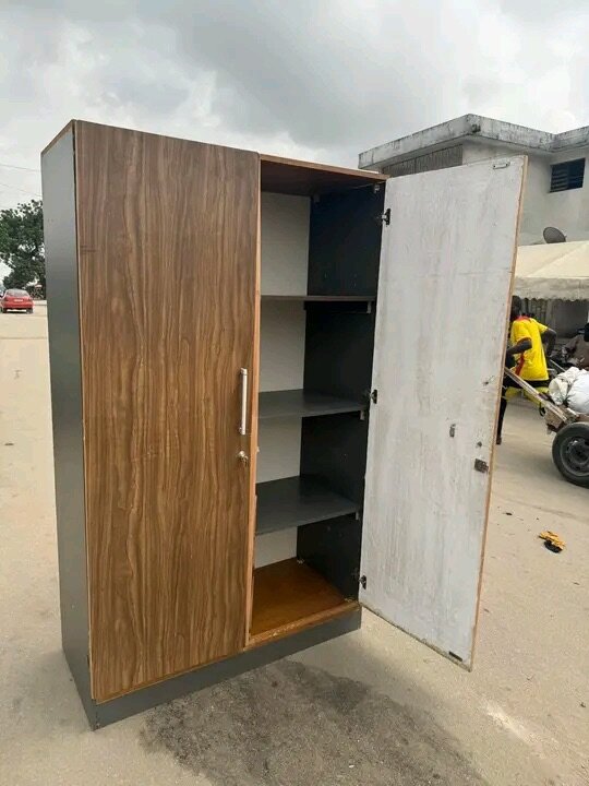 Armoire en bois moderne