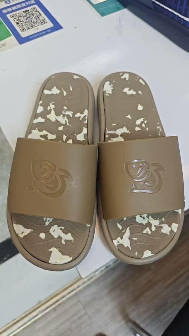 Claquettes confort style urbain