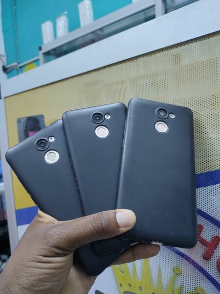 HUAWEI Y7 PRIME 2017 QUASI NEUF 128/6GO