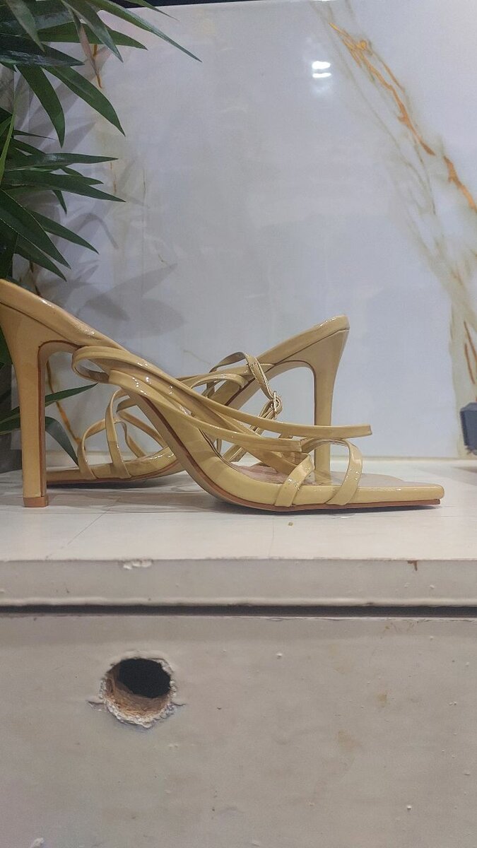 Sandales à talons élégantes