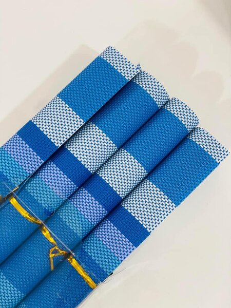 Table mats a set of 4 