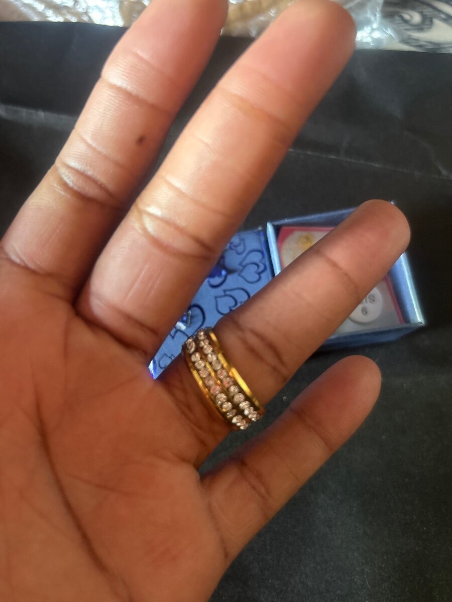 Bague en strass élégante