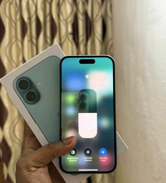 iPhone 15 Bleu Neuf