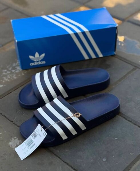 Claquettes Adidas légères unisexes