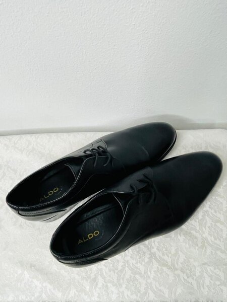 Chaussures habillées en cuir noir