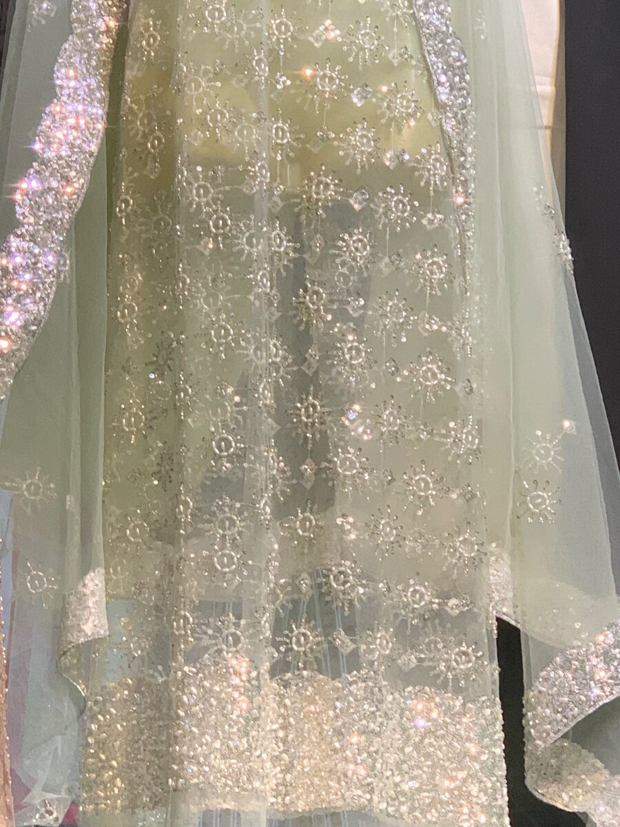 Cut Dana Neck Fabric