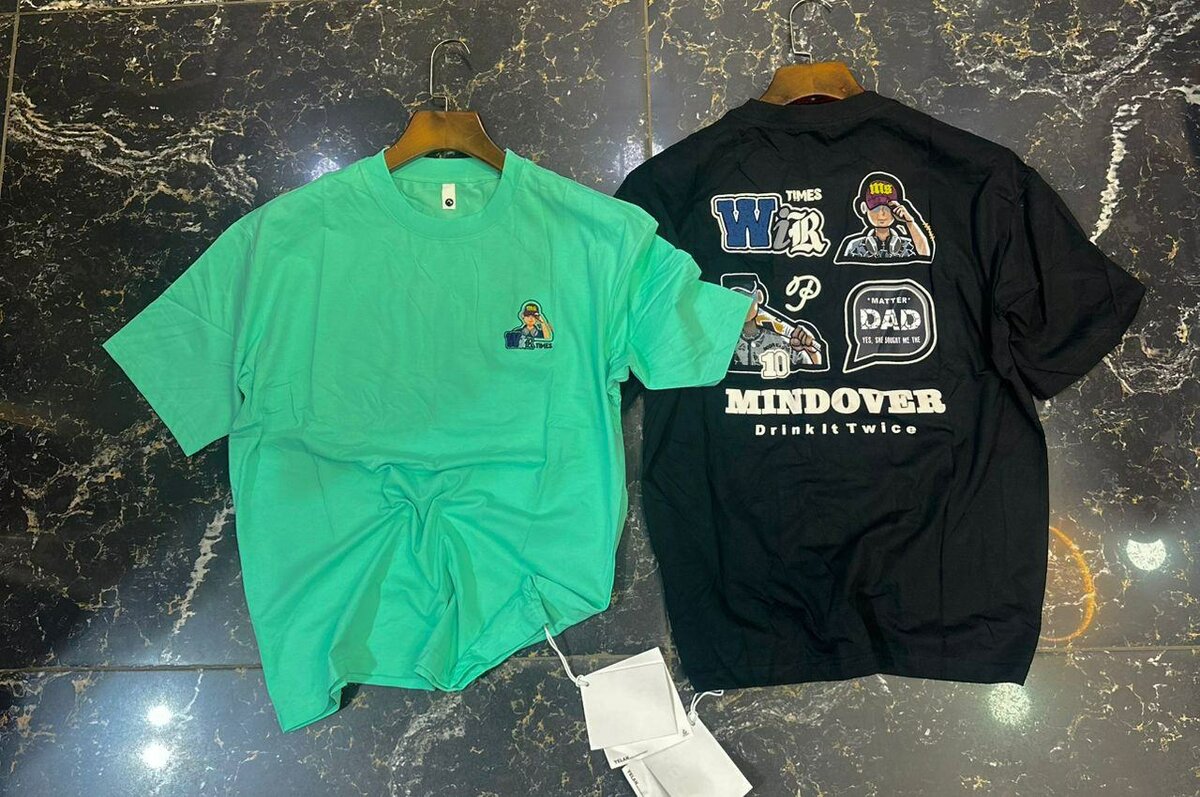 T-shirts graphiques Mindover